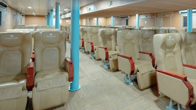 Khoang VIP hiện đại tàu Thăng Long