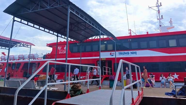 Tàu Phú Quốc Express Trần Đề Côn Đảo